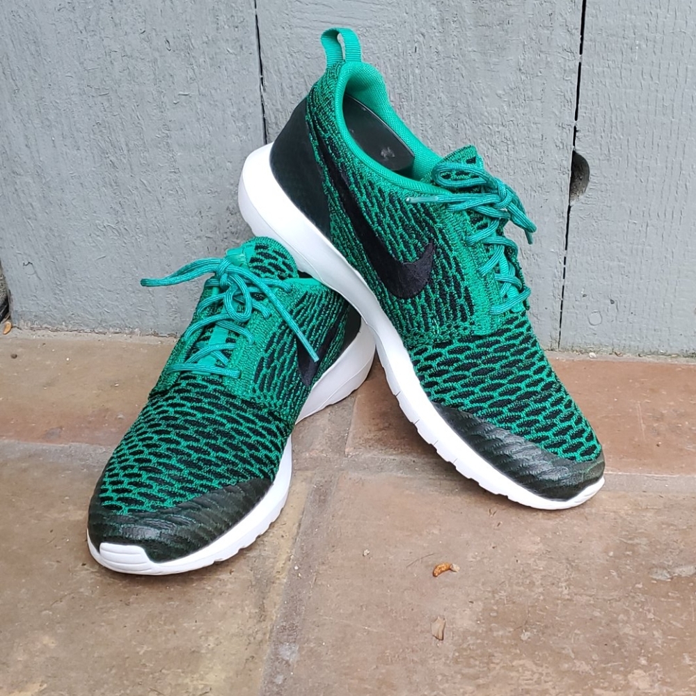 Nike Mens Roshe Flyknit